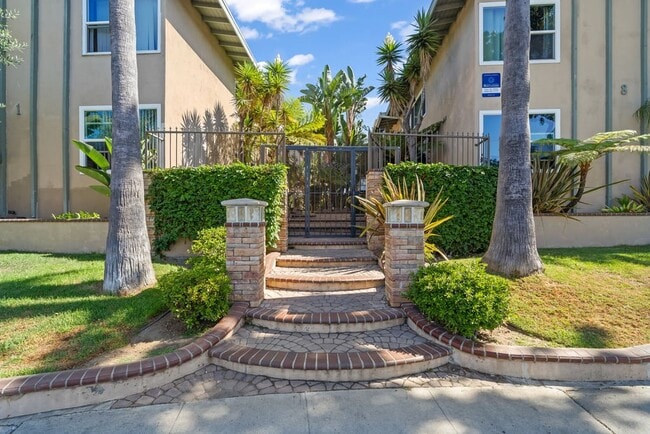 Building Photo - 839-845 Glenway Drive Rental