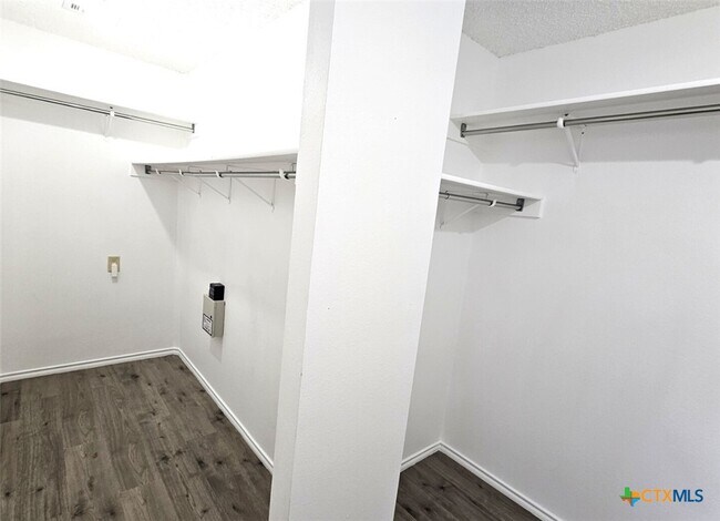 Photo - 1648 Dogwood Ln