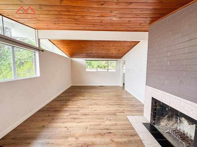 Photo - 18731 Hanna Dr