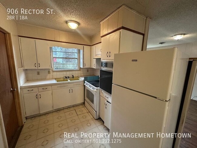 Photo - 906 Rector St