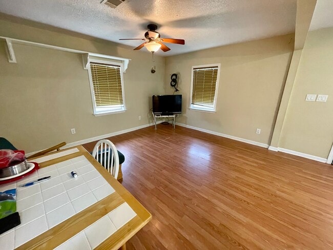 Photo - 800 Grigsby Ave