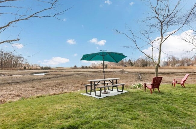 Photo - 18 Thompson Ln