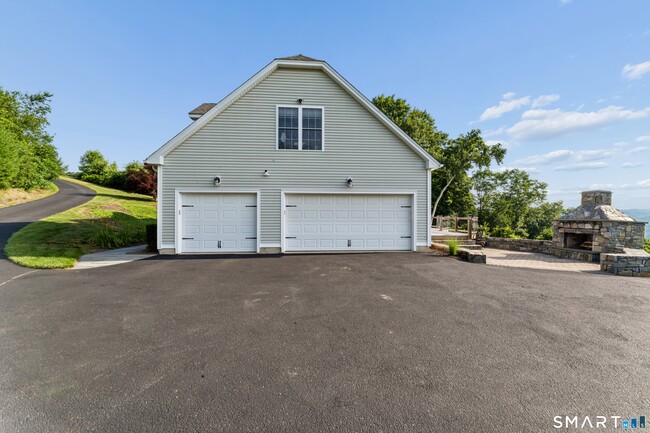 Photo - 181 Marthas Way