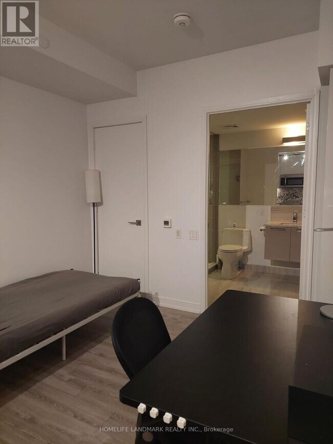 Photo - 28 Wellesley St E Unit 2210