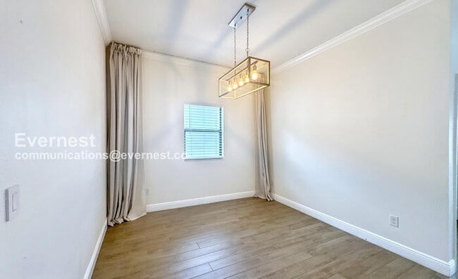 Photo - 2514 W Curtis St