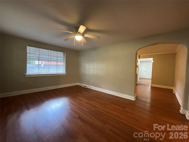 Photo - 419 W 14th St