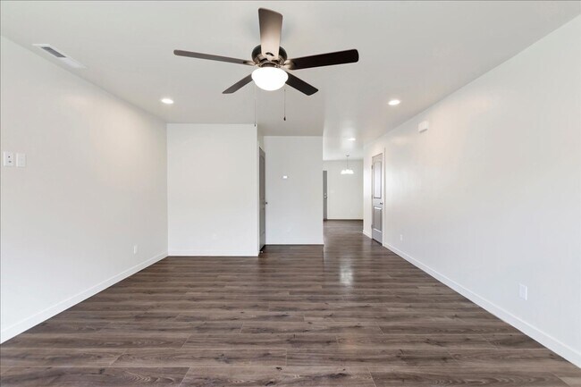 Photo - Like new 3 bedroom.
