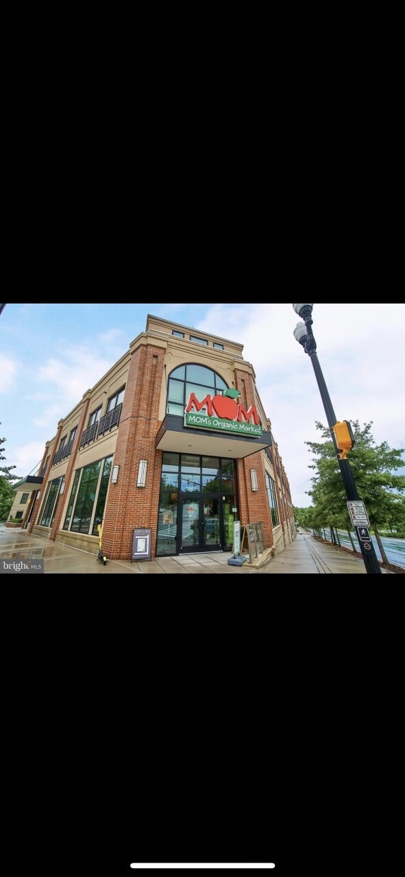 Photo - 2109 N Scott St Unidad 55