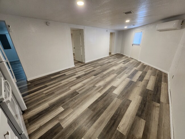 Photo - 200 S Inman St Unidad 7