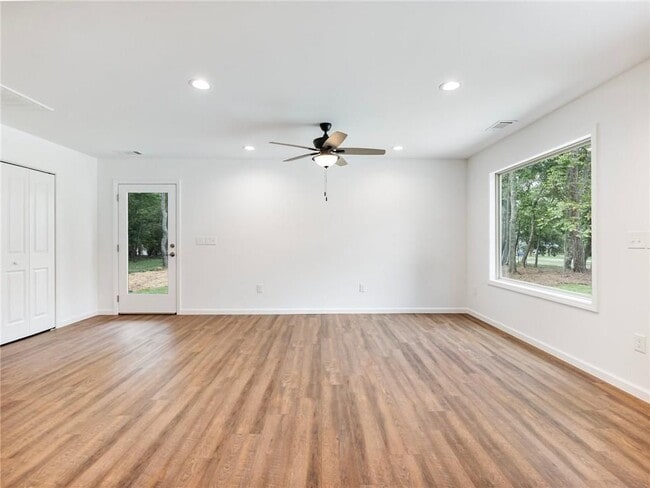 Photo - 8083 Beachwood Dr