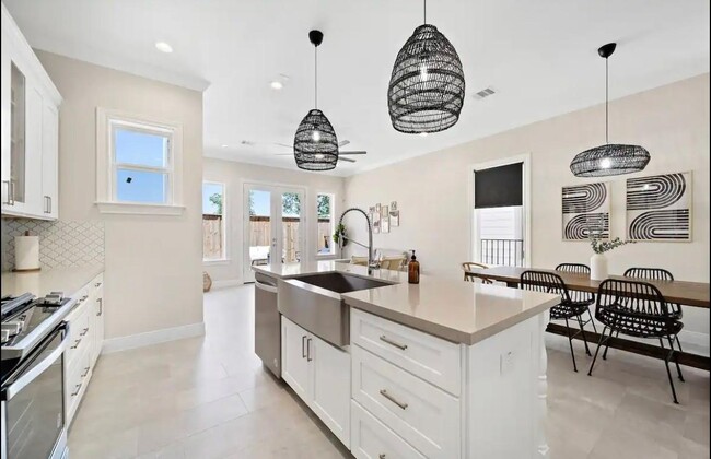 Photo - 3703b Bolin Rd