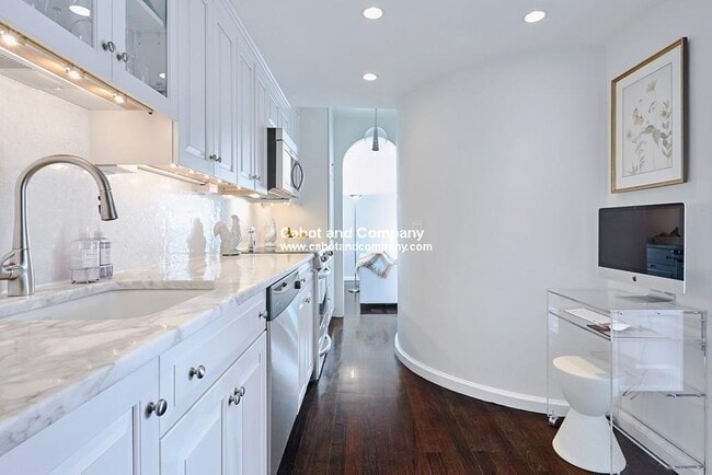 Photo - 124 Beacon St Unit PHF