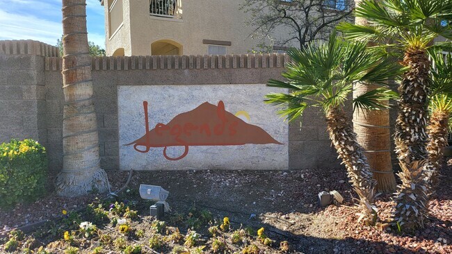 Building Photo - Downstairs Condo Near Summerlin