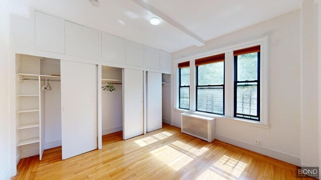 Building Photo - 325 W 77th St Unit 4A Rental