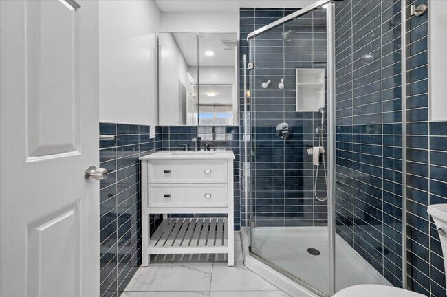 Photo - 727 Warburton Ave Unit 3rd Floor Residence