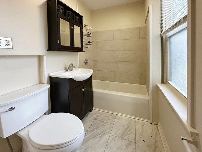 Photo - 143 Arlington St Unidad First Floor