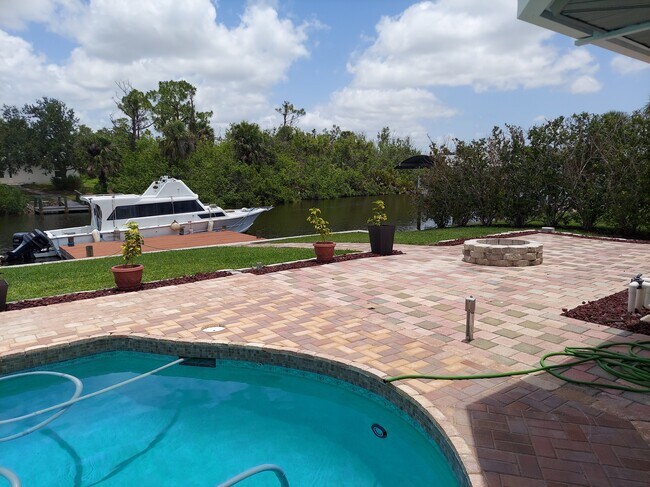 Photo - 17026 Edgewater Dr