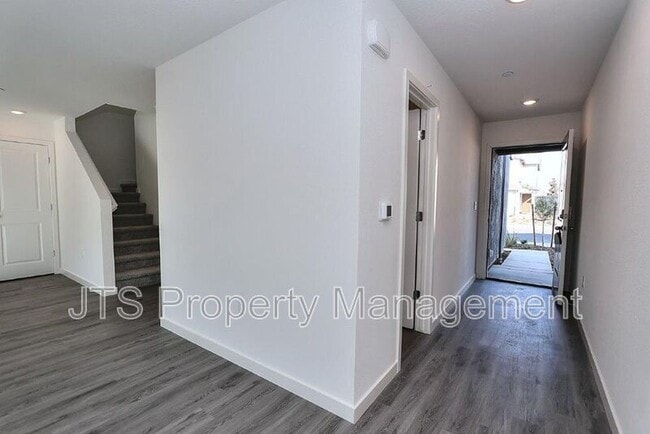 Photo - 2104 Shady Tree Cir