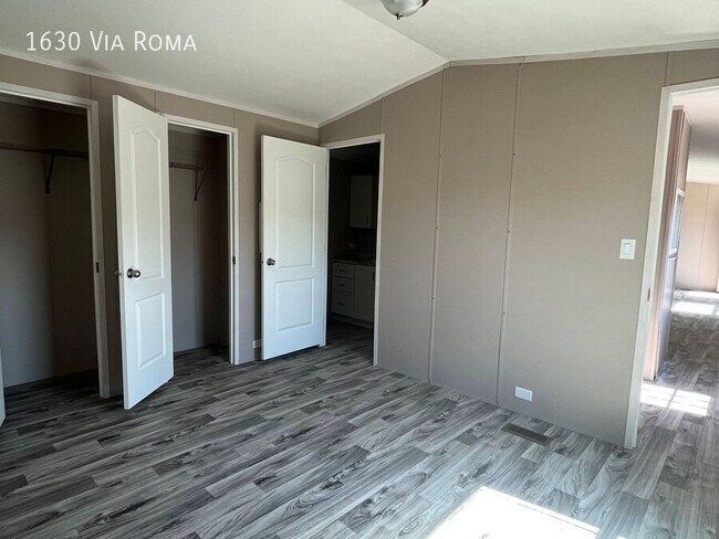 Photo - 1630 Via Roma Dr
