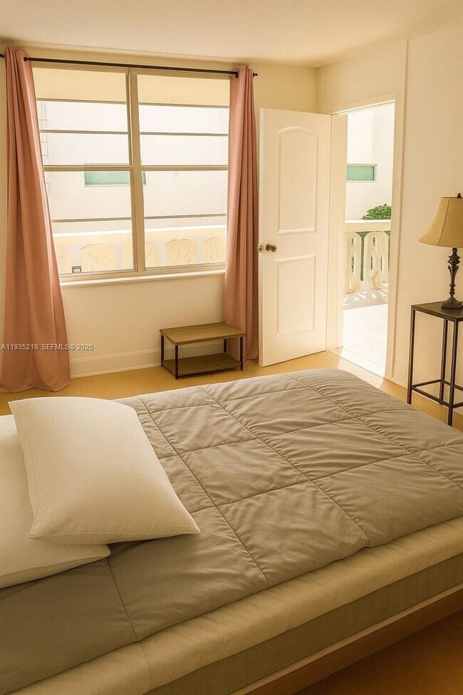 Photo - 1732 Meridian Ave Unidad 502