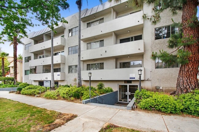 Photo - 110 S Swall