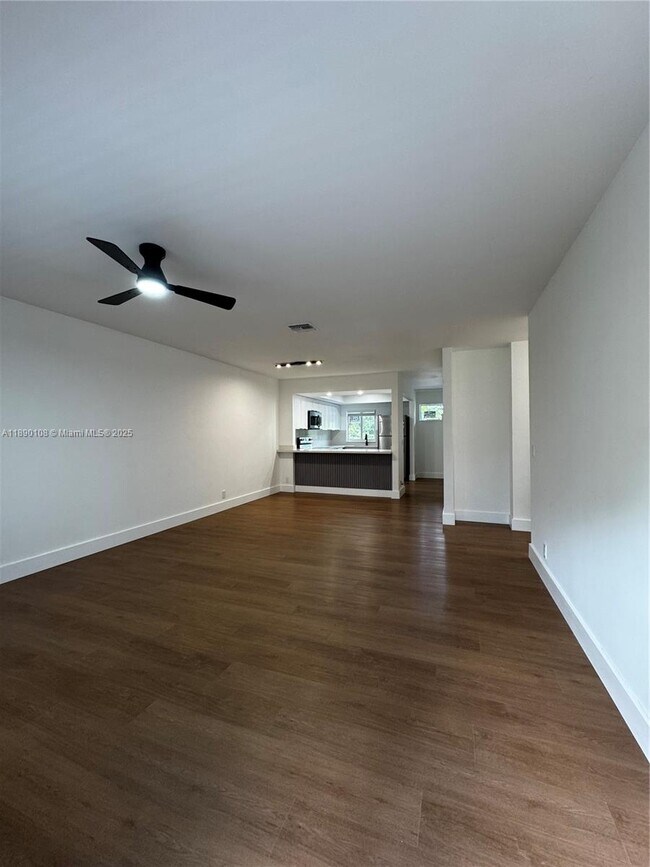 Photo - 1460 SW 24th Ct Unit 3