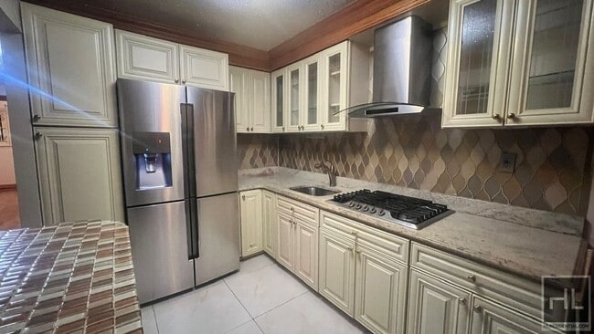 Photo - 466 Berriman St Unit 2