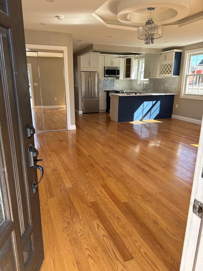 Photo - 12817 143rd St Unit 1 Floor