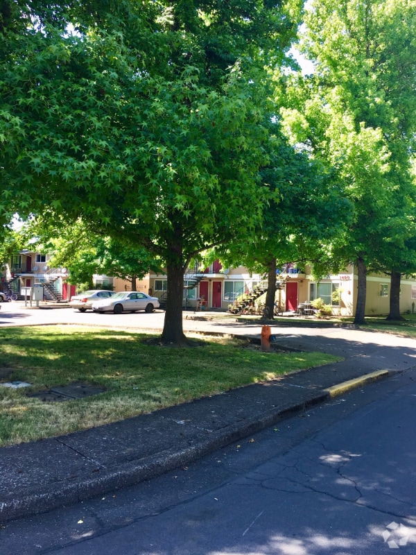 Building Photo - 1430-1460-1460 NW Division St Unit 29 Rental