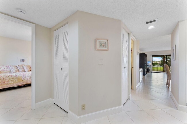 Photo - 7260 Kinghurst Dr Unit 205