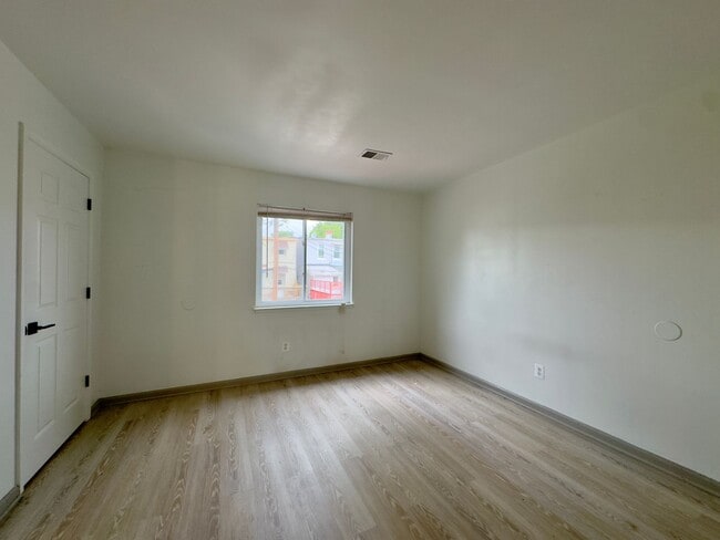 Photo - 3500 Beech Ave