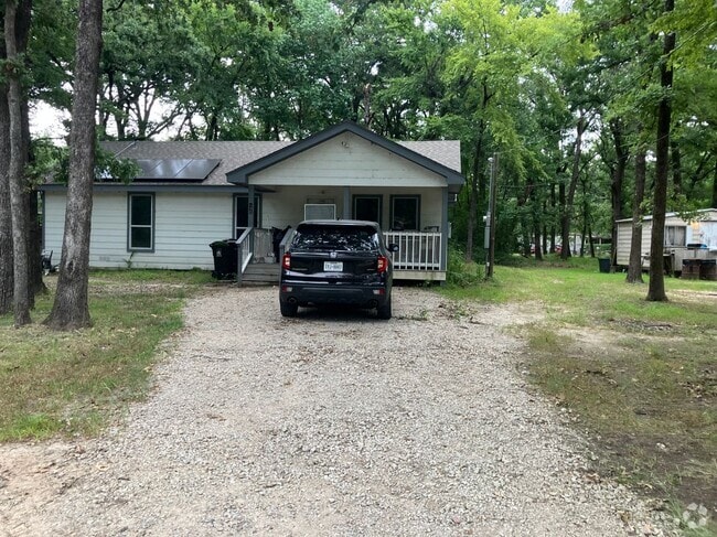 Building Photo - 132 Fernwood Dr Rental