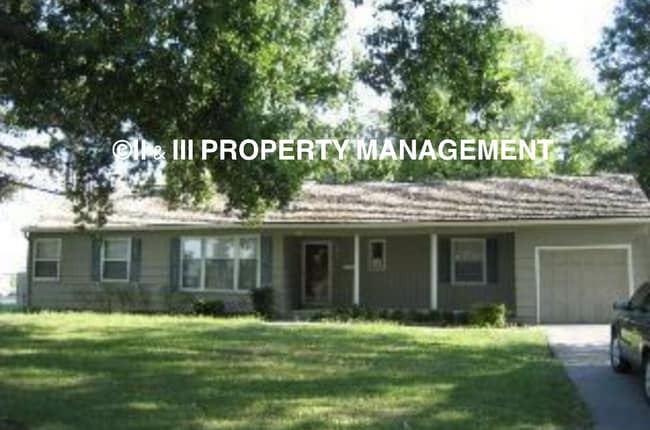 Building Photo - 2001 W 85th Terrace