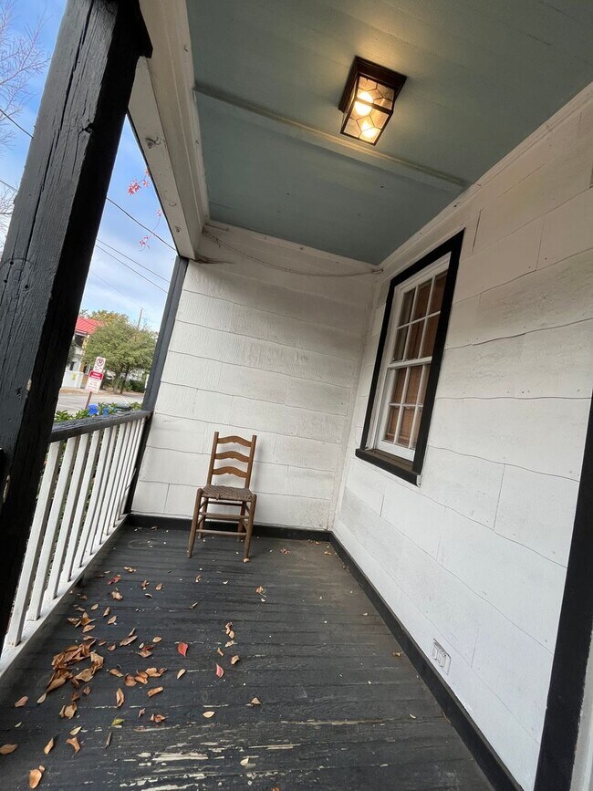 Photo - Downtown Charleston Cottage! SHORT TERM RE...