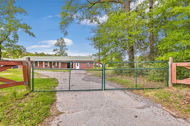 Building Photo - 27311 Kingport Dr