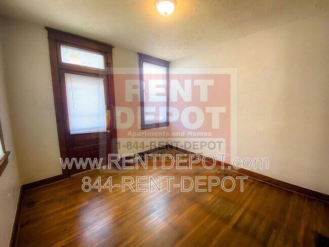 Photo - 1731 S Kerth Ave