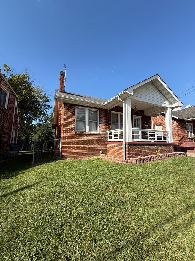 Building Photo - 1425 Anderson St Rental