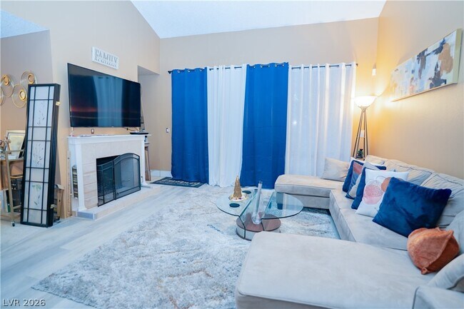 2451 Domingo St