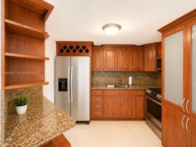 Building Photo - 825 Brickell Bay Dr Unit 1245