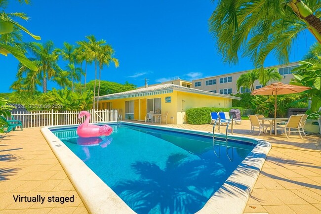 Building Photo - 3217 NE 7th Pl Unit 1