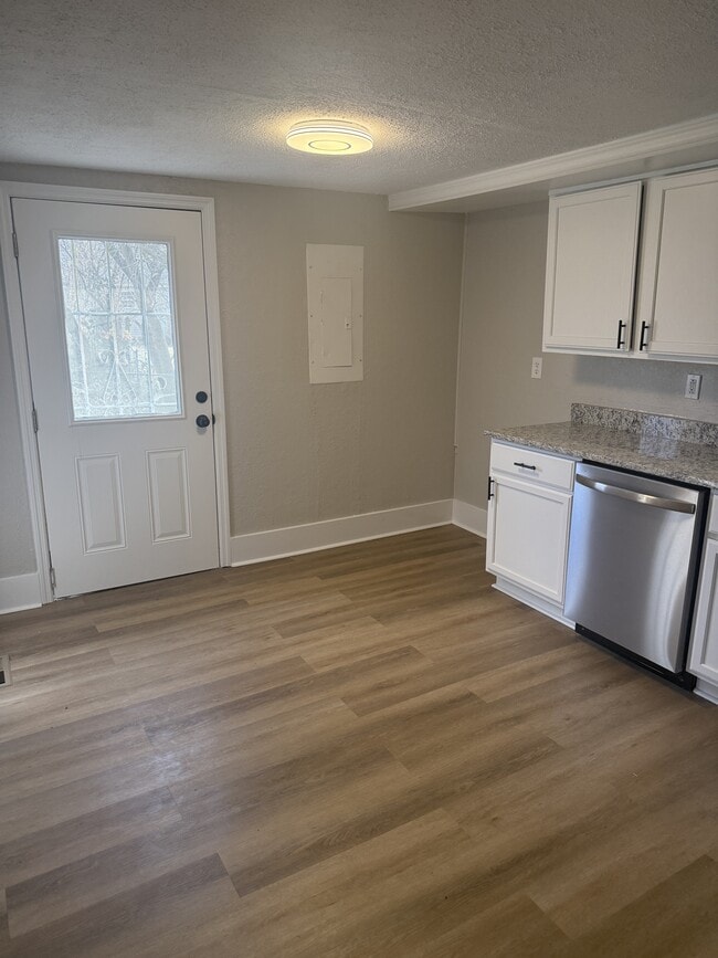 Photo - 2208 Cheek St