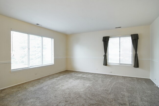Photo - 1436 Quaker Ln
