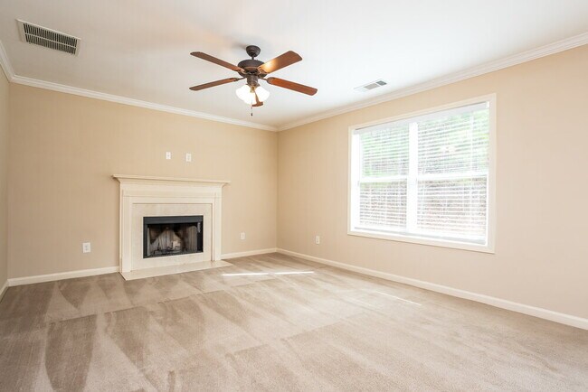 Photo - 233 Logan Creek Ln