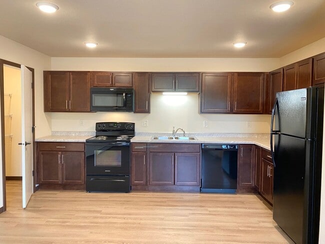 Photo - Willow Estates