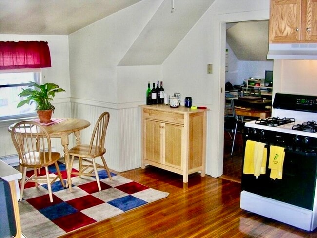 Photo - 137 Whitwell St Unit 3