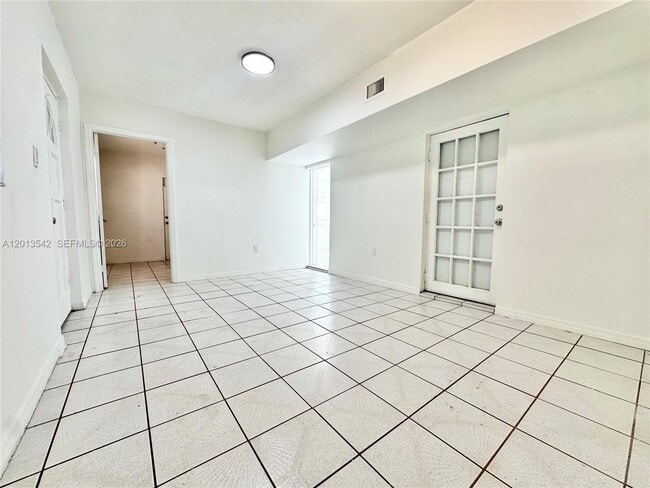 Photo - 12021 SW 191st St Unidad 2