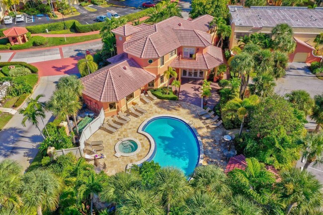 Building Photo - 300 Uno Lago Dr Unit 303