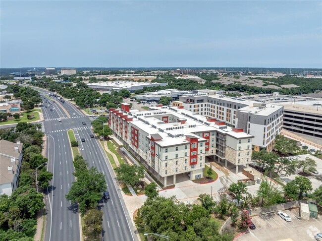 Building Photo - 10010 N Capital of Texas Hwy Unit 116 Rental
