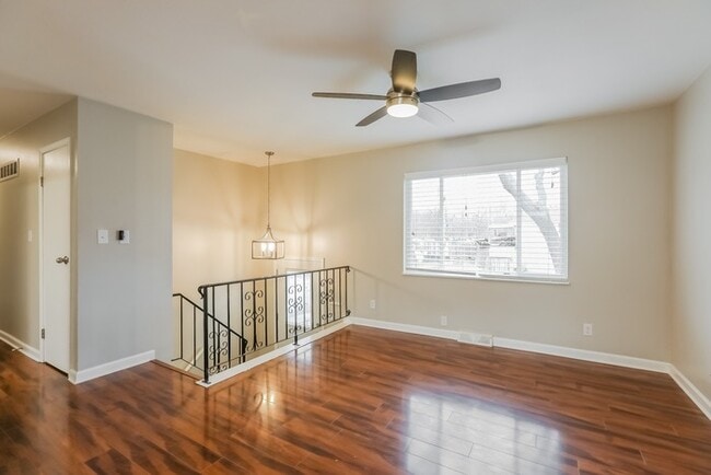 Photo - 308 NE Knox St