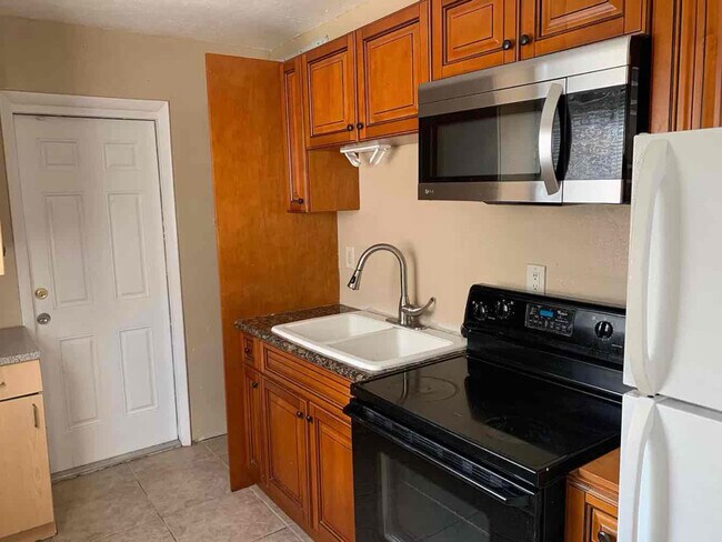 Photo - 2720 NW 13th St Unidad 3